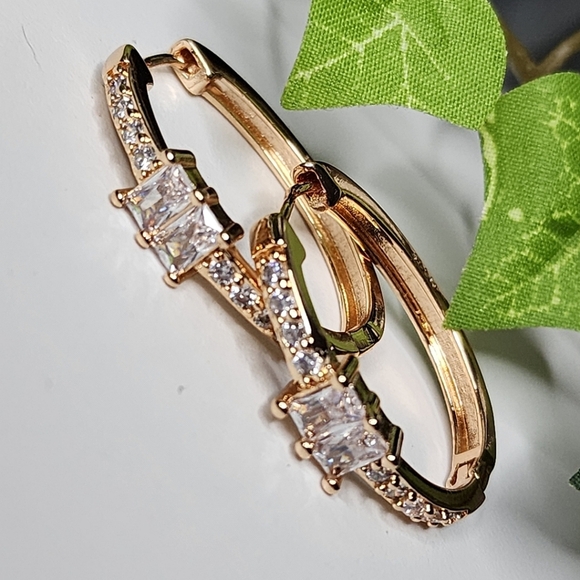 Gold Filled Baguette Oval Hoop Earrings New - Picture 1 of 8